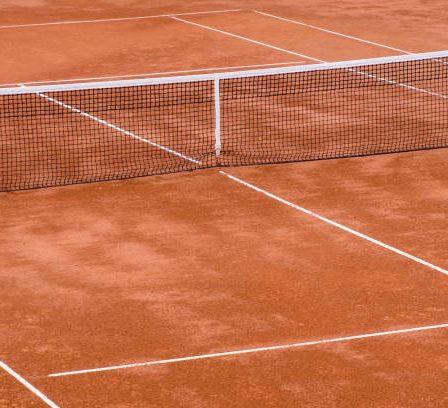 L’éclairage joue un rôle majeur dans la Construction court de tennis. En effet, il permet aux joueurs de profiter du terrain à toute heure.